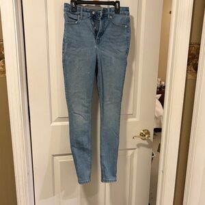 Tommy Hilfiger Light Wash Women's Skinny Jeans